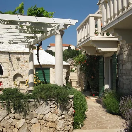 Nejasmic - Little House For Peaceful And Domestic Vacation * Bol