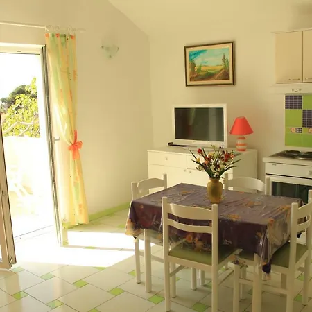 Nejasmic - Little House For Peaceful And Domestic Vacation * Bol